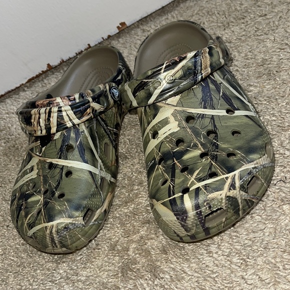 Hunter Crocs - Picture 1 of 3